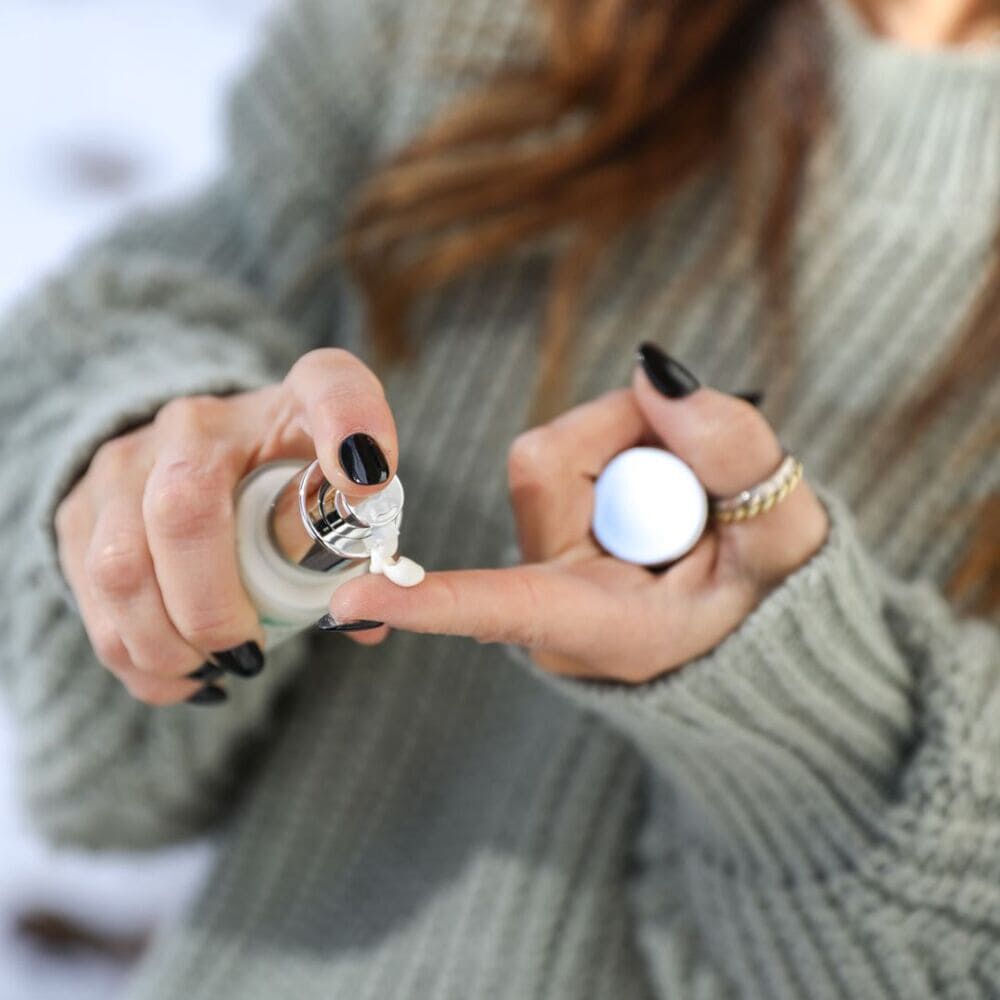 Light-Moisturizer---Crema-facial-hidratante-de-textura-super-liviana.-imagen-3