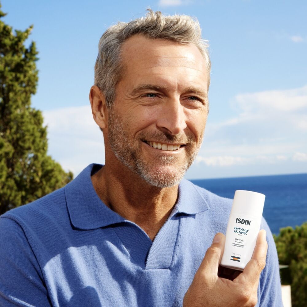 Fotoprotector-Eryfotona-AK-NMSC-Fluid-SPF50+-Fotoliasa-50-mL-imagen-2