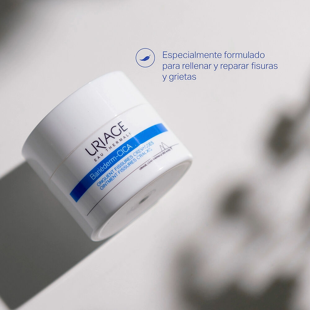 Ungüento-Reparador-Fisuras-y-Grietas-Bariéderm-CICA-40ml-imagen-2