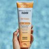 Fotoprotector-Gel-Cream-SPF50+-250-mL-imagen-3