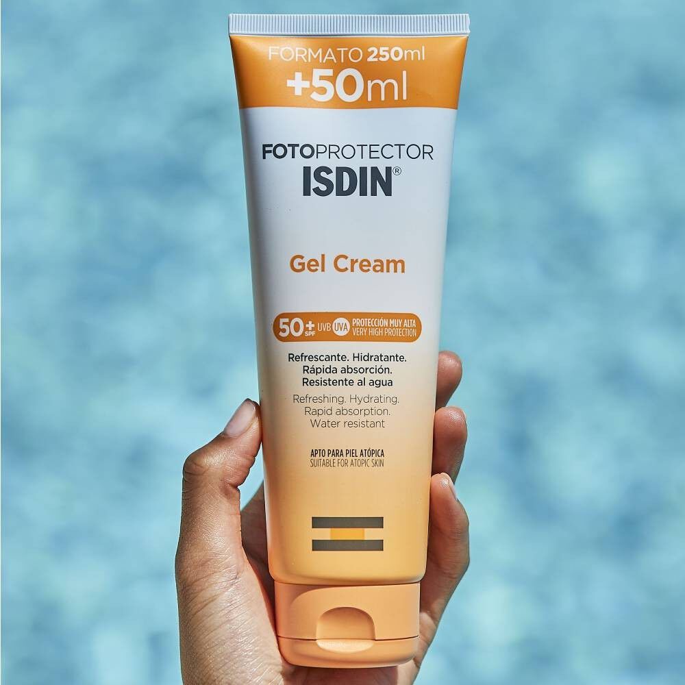 Fotoprotector-Gel-Cream-SPF50+-250-mL-imagen-3