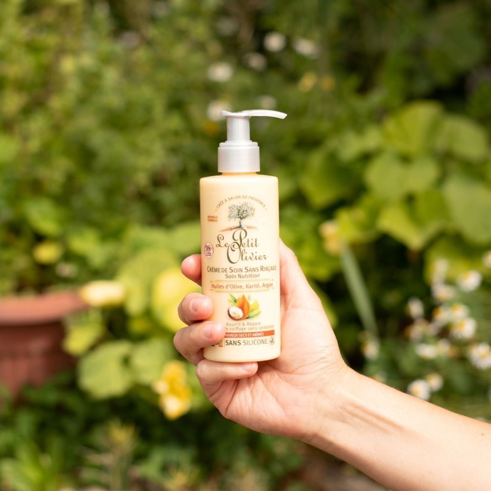 Le-Petit-Olivier--Crema-de-Peinar-para-Cabello-Seco-y-Dañado--Con-aceite-de-Oliva,-Aceite-de-Argán-y-Karité-200-ml---imagen-4