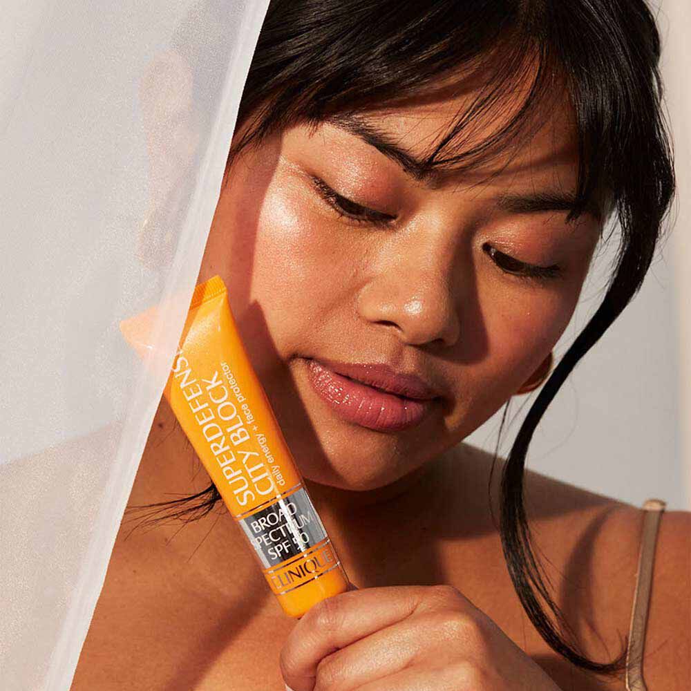 Protector Solar Daily Protector Solar Superdefense City Block SPF 50 Daily Energy + Face ...