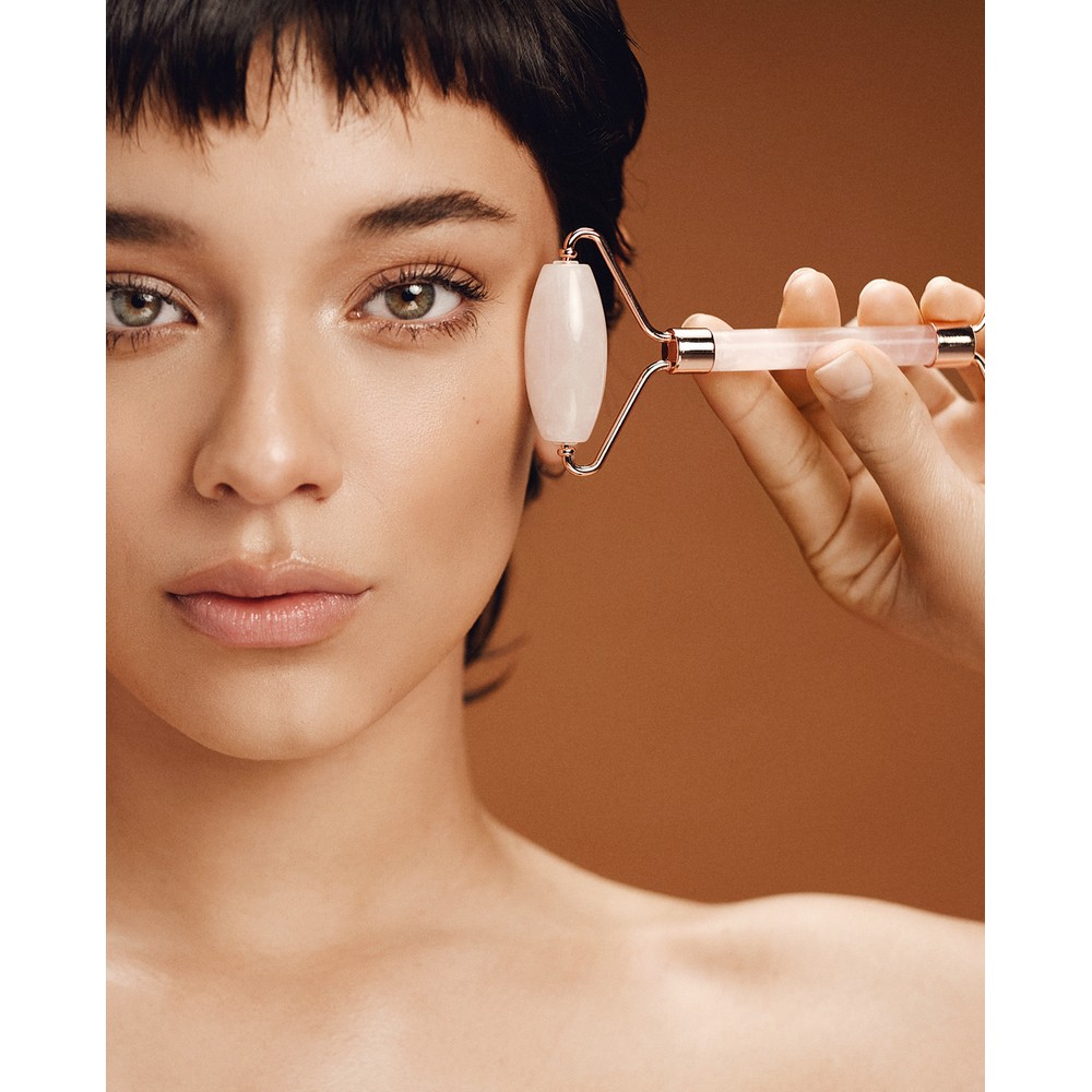 Skin Beauty Shop Rodillo De Cuarzo Rosa Con Dos Cabezales Facial